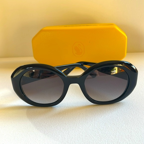 BNIB SWAROVSKI CRYSTAL SUNGLASSES BLACK 52-21-140 - Picture 3 of 14